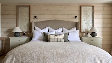 1 bedroom, individually decorated, individually furnished, free WiFi