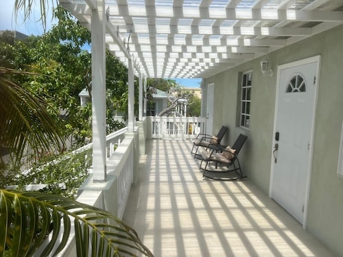 Moore's Residence- 2 Bedroom