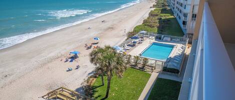 海灘、躺椅、沙灘巾