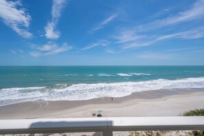 Am Strand, Liegestühle, Strandtücher