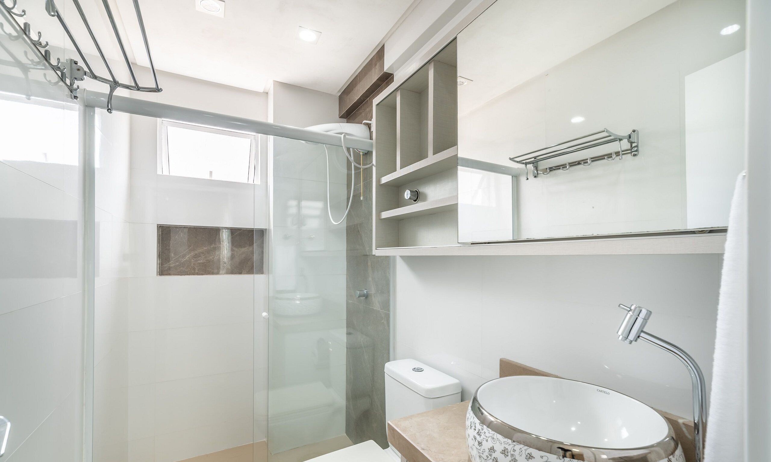 Basic Apartment | Bathroom