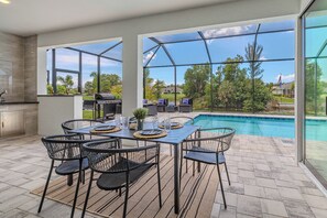 Dining - Sleeps 6, Heated pool, Outdoor lounge - Stars Vacation Rentals (Cape Coral)