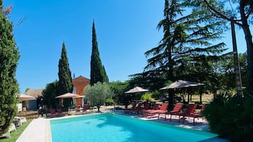 Piscine extérieure, piscine chauffée