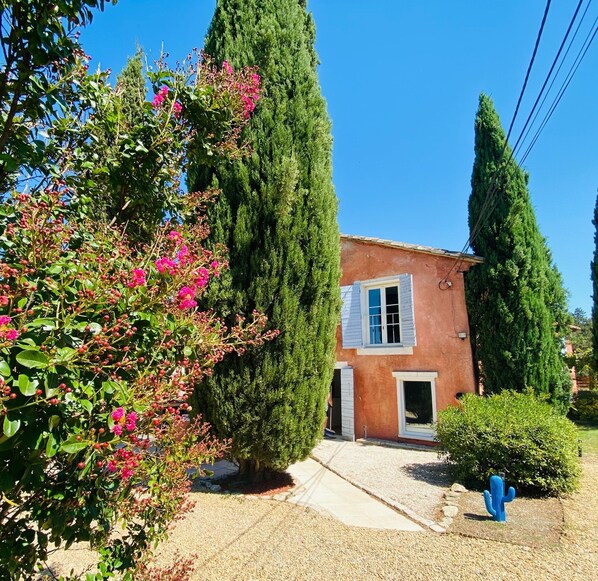 Exterior - Grand Mas Provençal with swimming pool (Cheval-Blanc)