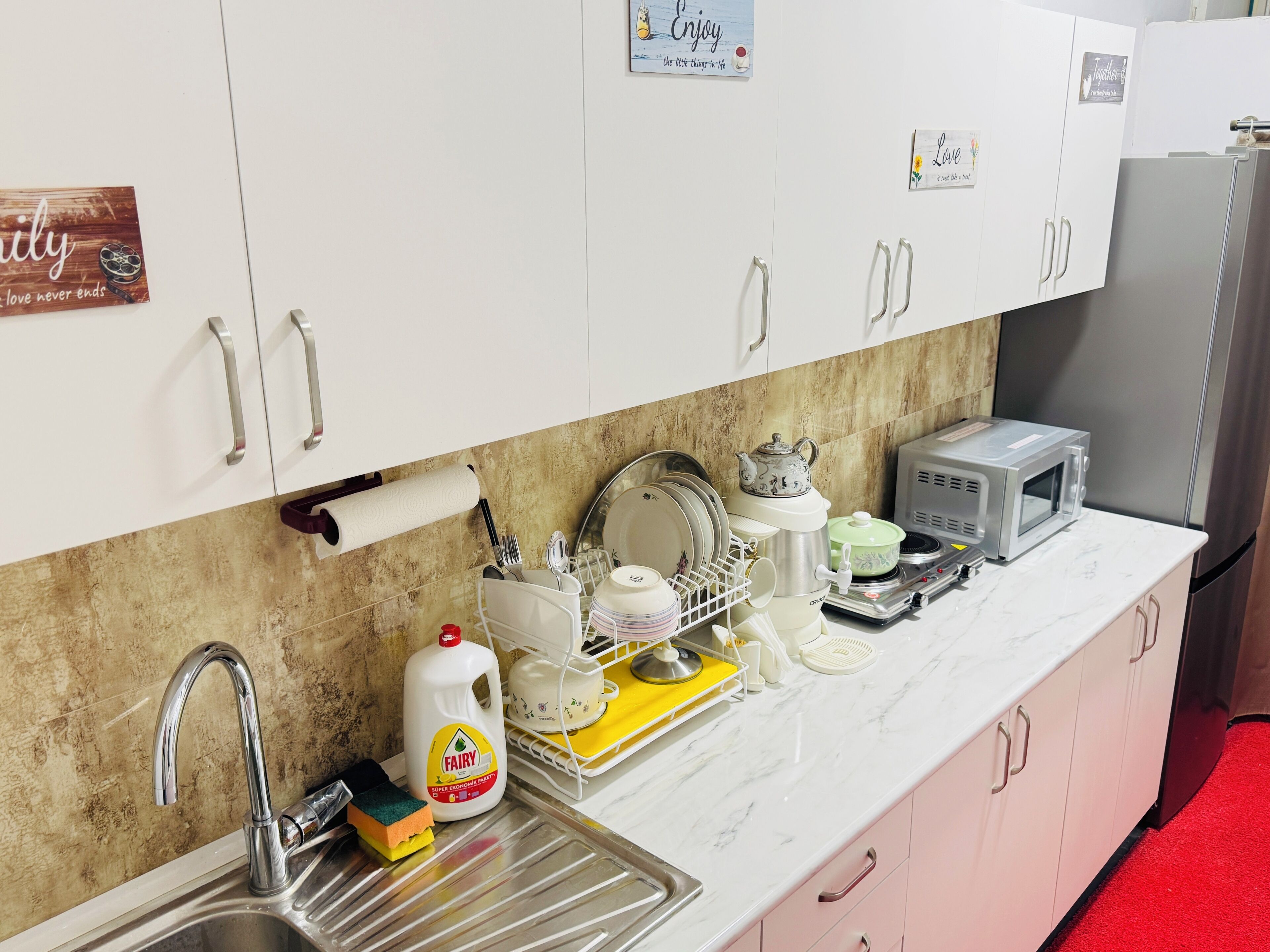 Comfort Shared Dormitory | Shared kitchen | Full-size fridge, microwave, stovetop, cookware/dishes/utensils