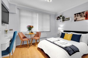 1 Schlafzimmer, Schreibtisch, Bügeleisen/Bügelbrett, kostenloses WLAN