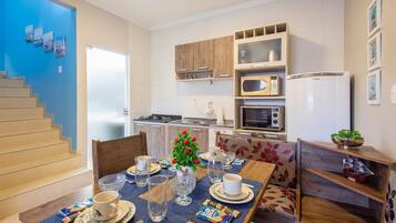 Basic Villa | Dining