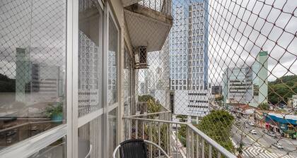 Modern Apartment Near the BC Ferris Wheel Mbh0601