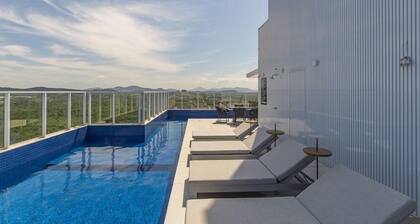3BR Apt w/ Pool & gym 180m - Ltt803