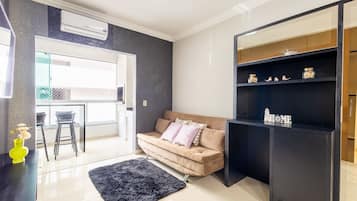 Basic Apartment | Living area