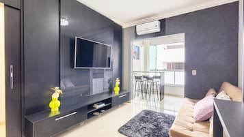 Basic Apartment | Living area