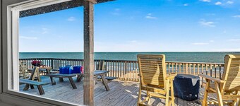 Jetty Sunrise. Pets Welcome. Pedestrian Beach on SAND! New! By Park! Restaurants