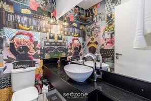 Basic Apartment | Bathroom | Free toiletries - Cozy Apt 550m From the Beach in Porto Belo Lnb502 (Porto Belo)