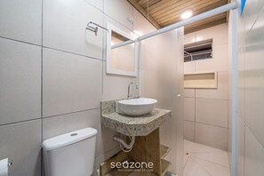 Villa | Bathroom | Free toiletries