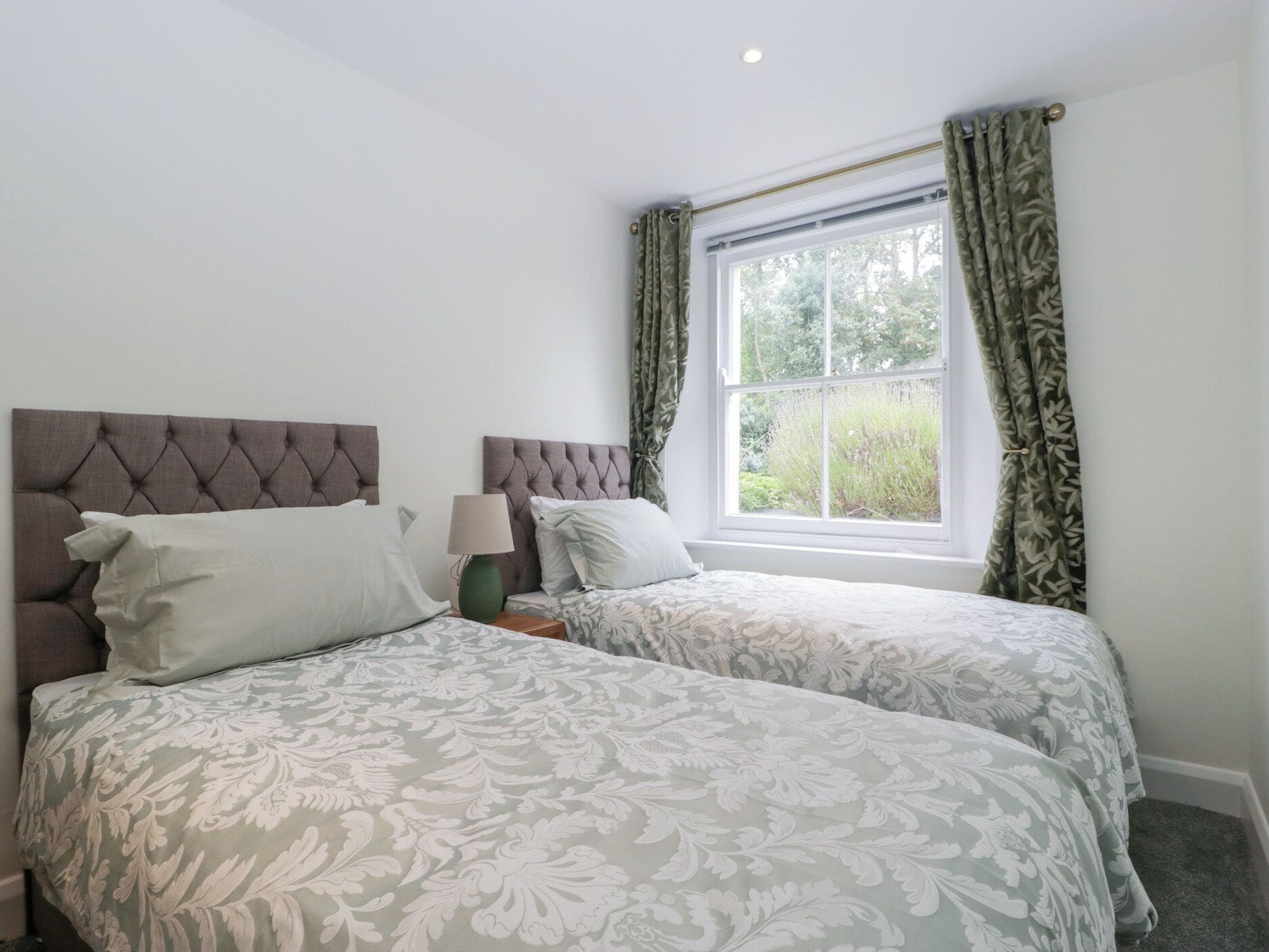 Cottage | 2 bedrooms, individually decorated, individually furnished, free WiFi