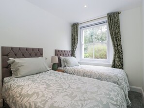 Cottage | 2 bedrooms, individually decorated, individually furnished, free WiFi - Flat 2 Battledown Grange (Cheltenham)