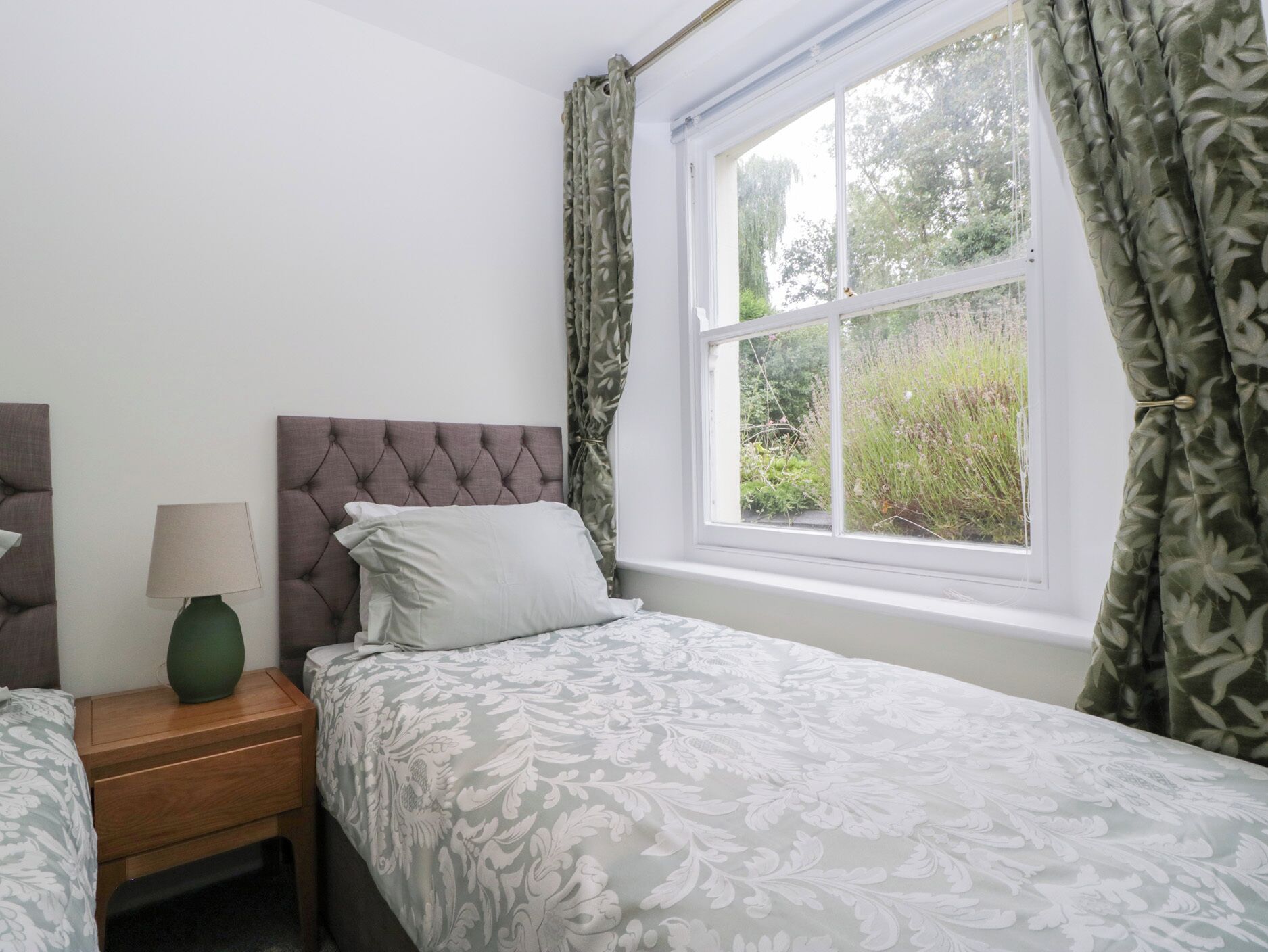 Casa rural | 2 dormitoris, decoració individual i mobiliari individual 