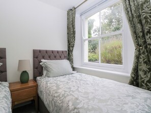 2 habitaciones, decoración personalizada y muebles diferentes 