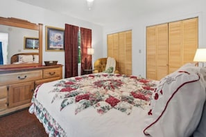 2 habitaciones, escritorio, tabla de planchar con plancha y wifi gratis