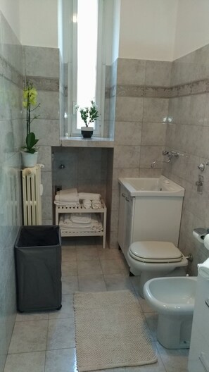 Douche, bidet