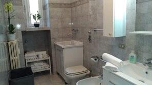 Douche, bidet