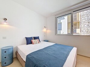 1 bedroom, iron/ironing board, free WiFi, bed sheets