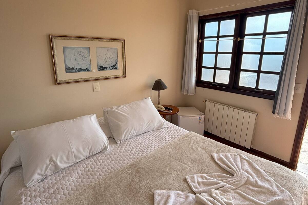 Standaard kamer, 1 twee- of 2 eenpersoonsbedden, uitzicht op stad | Gratis wifi