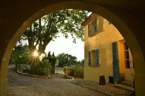 Property grounds - 4* villa with swimming pool in a vineyard 3-7 pers (Néoules)