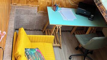 Comfort Chalet, Patio, Mountain View | Living area