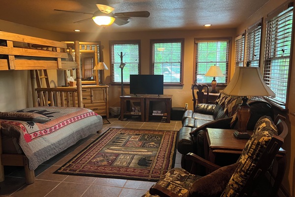 2 bedrooms, iron/ironing board, free WiFi, bed sheets