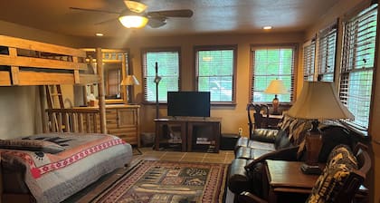 Lake Views, Mins to boat ramp, Fishing, Tsali Biking