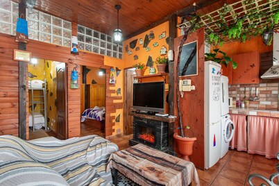 Vacation 'Valerón Relax' with Wi-Fi and Air Conditioning