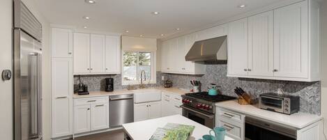 Fridge, microwave, coffee/tea maker, toaster