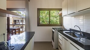 2 bedrooms - Apto Completo c Varanda Churrasqueira e Quadras (Porto Seguro)