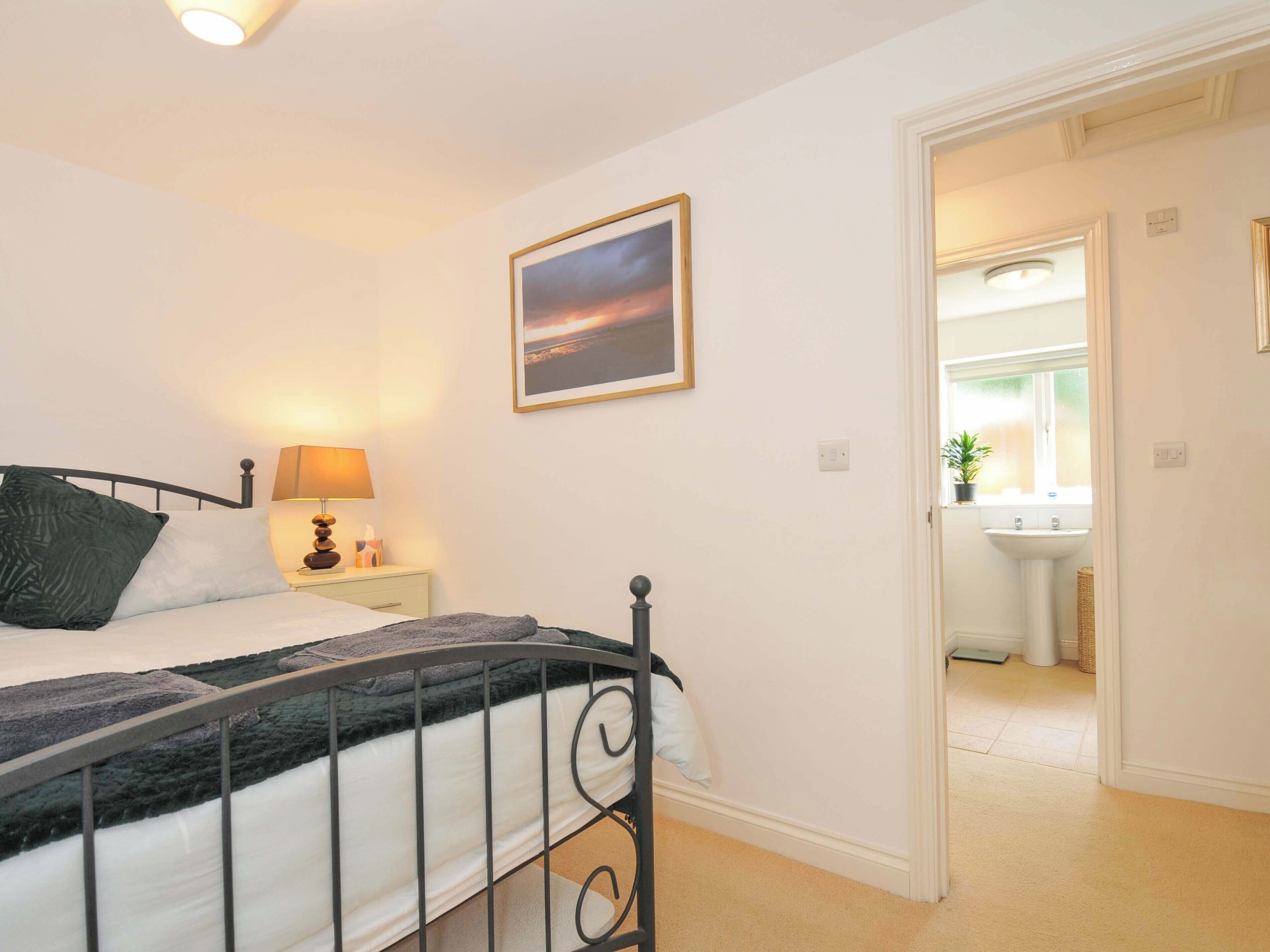 2 bedrooms, individually decorated, individually furnished, free WiFi