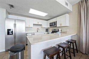 Condo, Multiple Beds (Phoenix VIII 8206) | Private kitchen - Phoenix Viii 8206 (Orange Beach)
