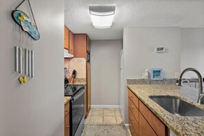 콘도, 킹사이즈침대 1개 (Sugar Beach 104) | 전용 주방