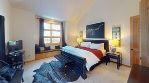 5 quartos, escrivaninha, ferros/tábuas de passar roupa