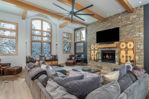 Benchmark-Curate Telluride, Ski in/Out, Private, Hot Tub, Views, Fireplace