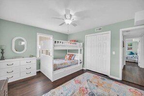5 quartos, Wi-Fi de cortesia, roupa de cama