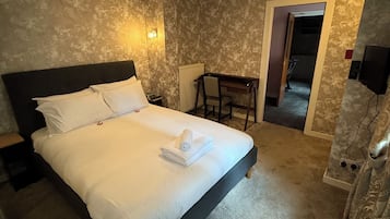 Deluxe Apartment | Free minibar, individually decorated, individually furnished, desk