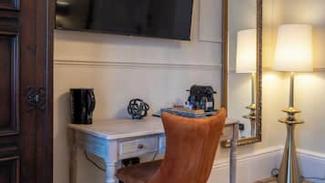 Premium-Doppelzimmer | Kostenlose Minibar, individuell dekoriert, individuell eingerichtet