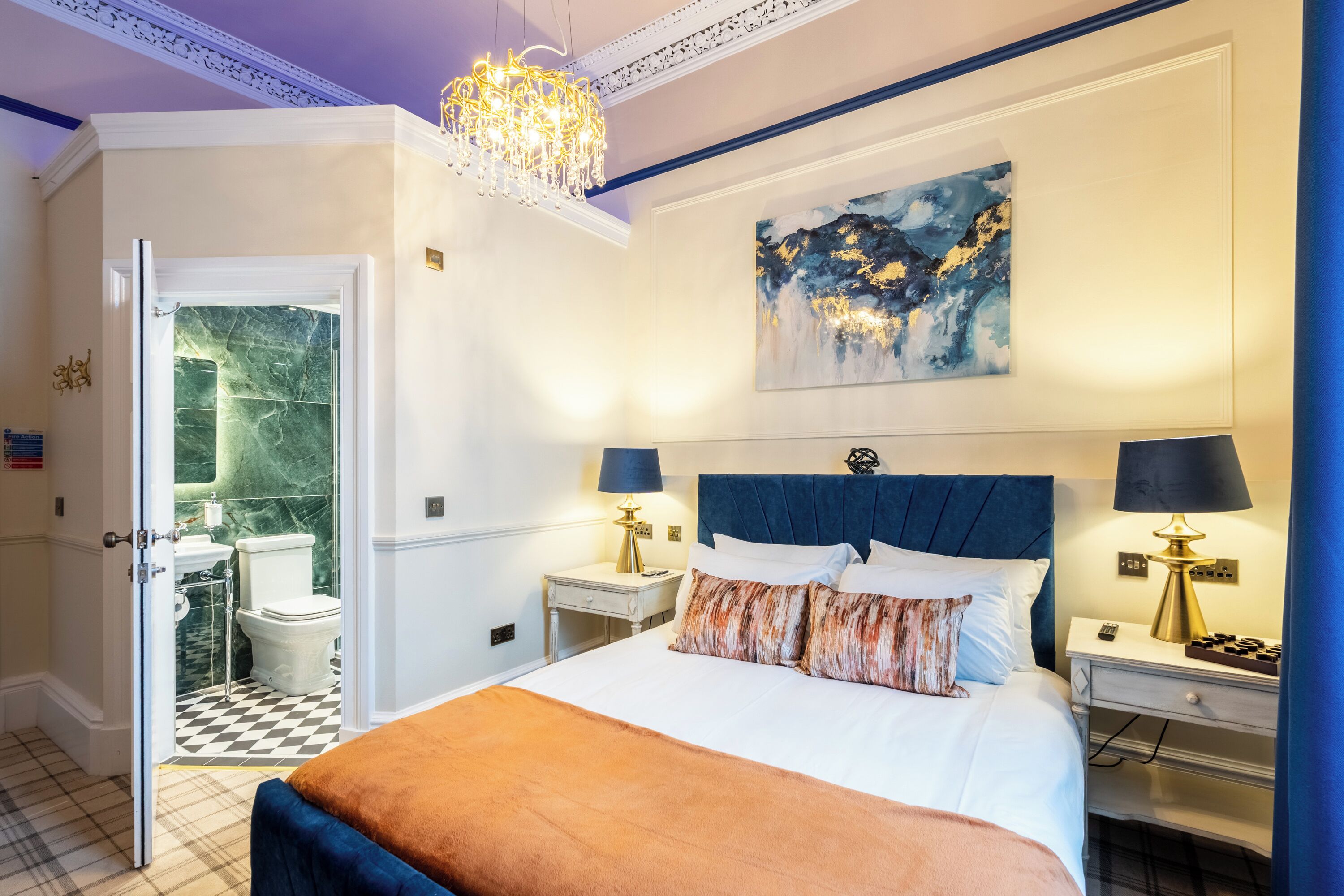 Premium Double Room | Free minibar, individually decorated, individually furnished, desk