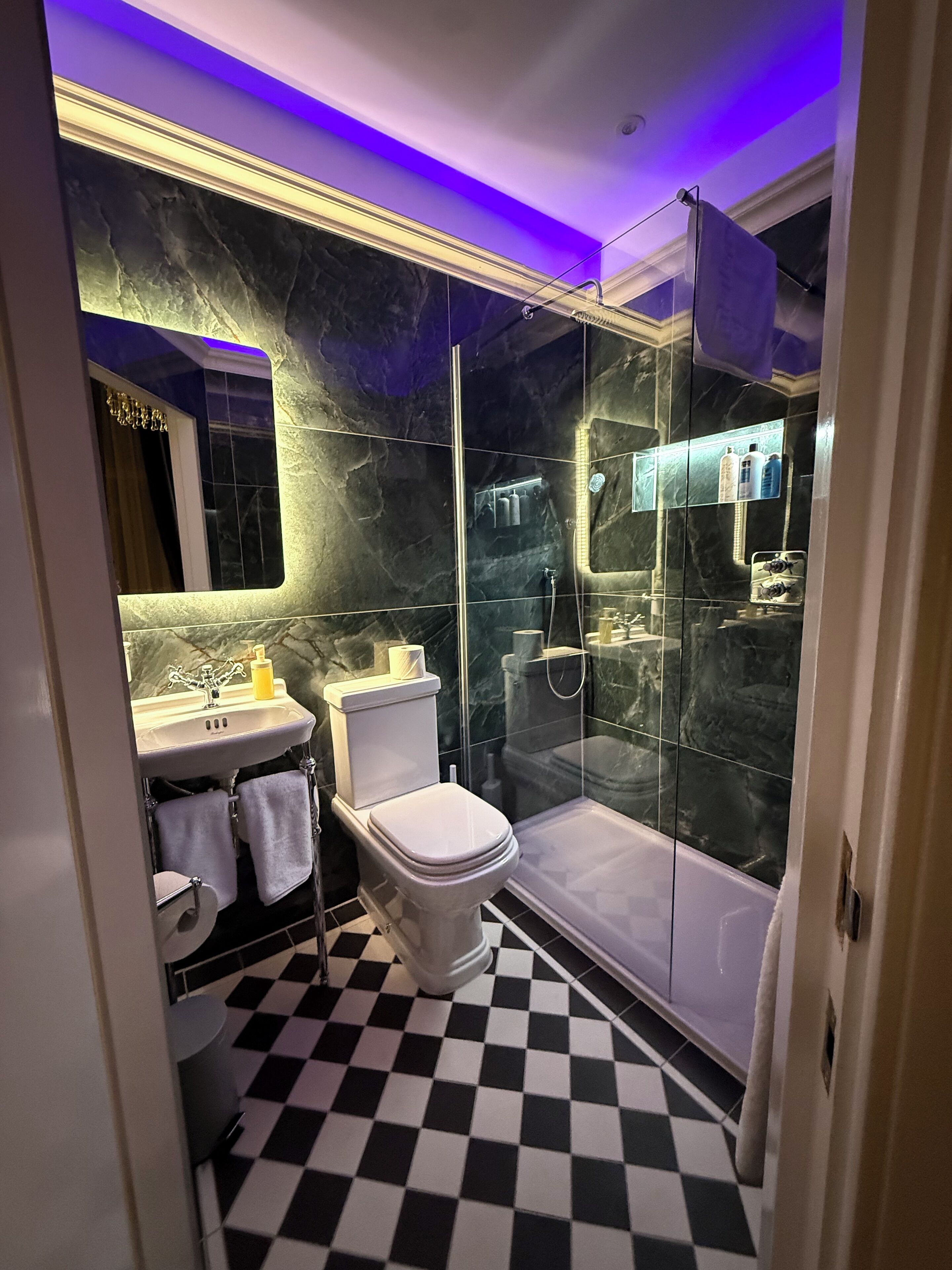 Premium Double Room | Bathroom | Separate tub and shower, jetted tub, free toiletries, hair dryer