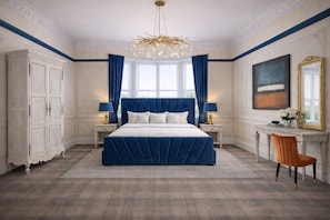 尊榮雙人房 | 免費迷你吧、獨特裝潢、布置獨特、書桌