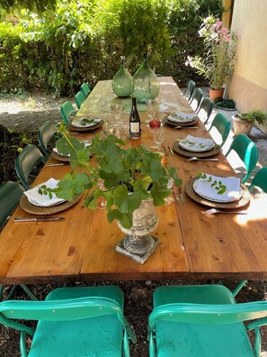 Outdoor dining