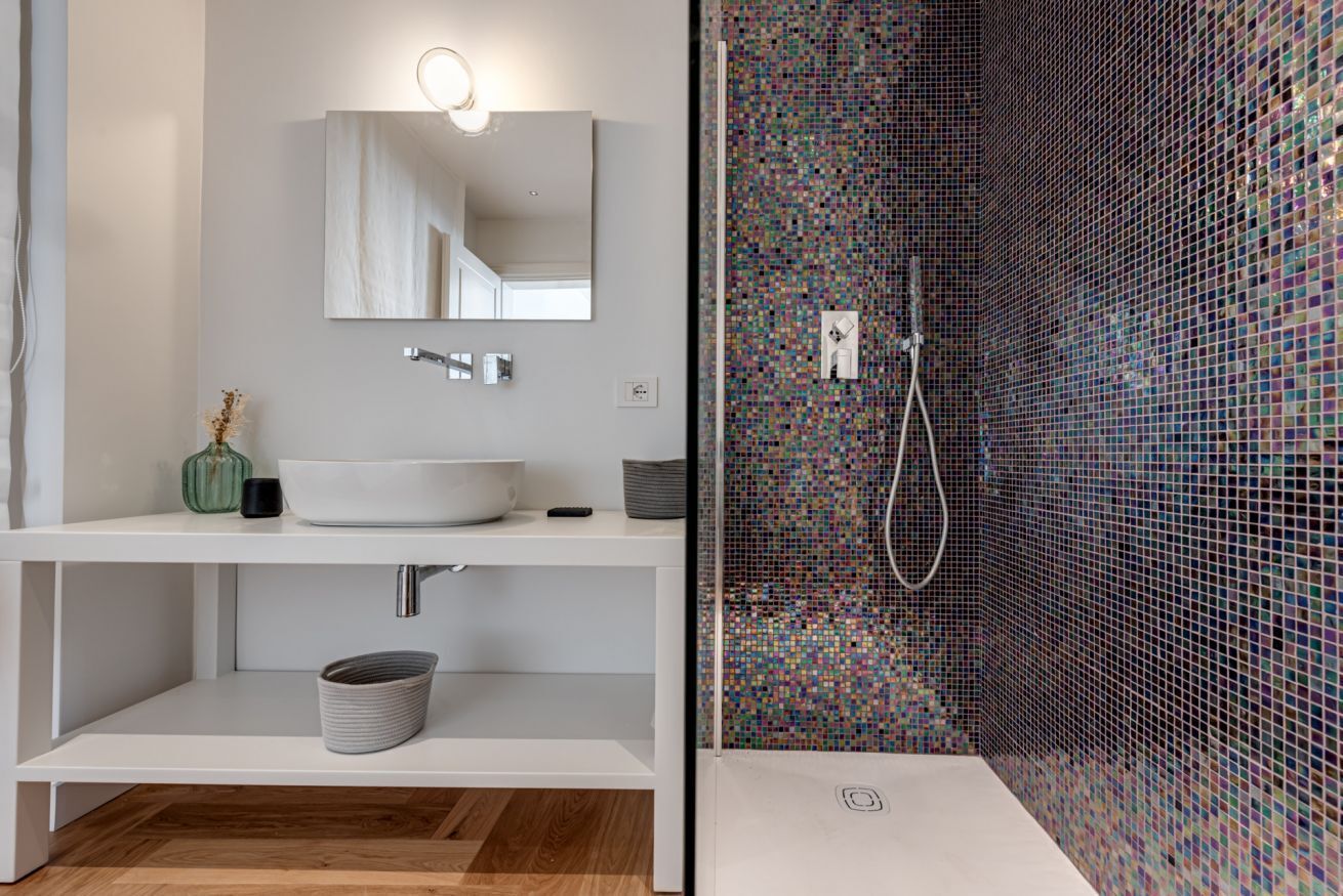 Doccia, asciugacapelli, bidet, asciugamani