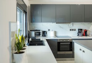 Fridge, microwave, oven, dishwasher