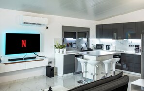 Kühlschrank, Mikrowelle, Ofen, Geschirrspüler