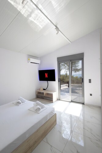 Domus Villa Ermioni -New villa for dreamy vacations!